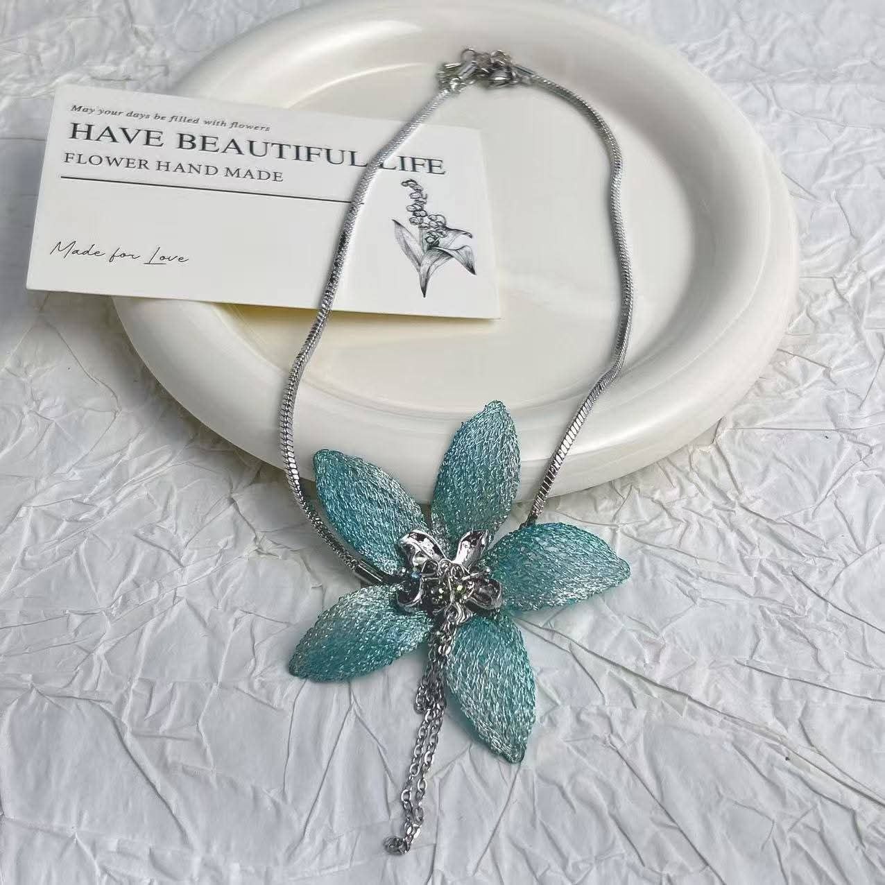 Vintage flower tassel choker Neckpiece ๐ป