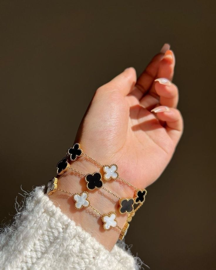 Four Leaf Bracelet – Stainless Steel | Black, White & Golden